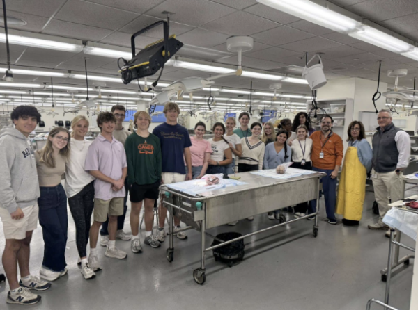 Neuroscience class visits University of Texas McGovern Medical School